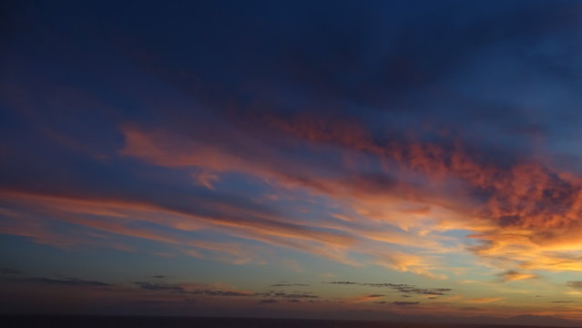 Farbiger Wolkenhimmel © Leister