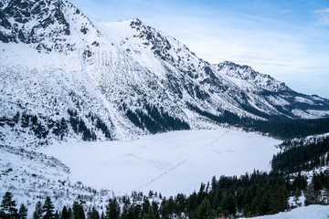 Widok na zamarznięte Morskie Oko z Czarnego Stawu pod Rysami © BORKOGRAPHY
