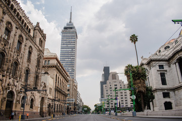 Fototapeta na wymiar ciudad de Mexico en cuarentena