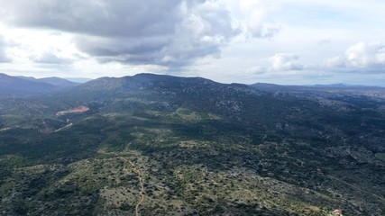 Fototapeta premium plages et Corbières dans l'Aude (Occitanie, Narbonne)