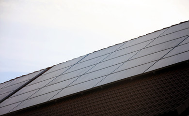 Solarpanel auf einem Dach installiert