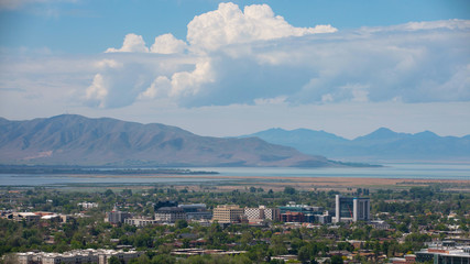 Obraz premium View looking at downtown Provo, Utah towards Utah Lake and West Mountain.