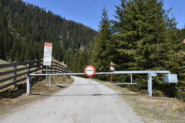 Straße, Unterstaller Alm, Oberstaller Alm, Unterstalleralm, Oberstalleralm, Osttirol, Villgraten,...