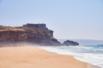 Fototapeta na wymiar Praia da Nazaré e Praia do Norte, férias, 2019