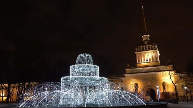 New Year 's fountain in the center of St. Petersburg near the hermitage on the palace square in 4К
