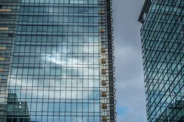 曇天の空と六本木の街並み