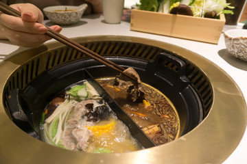 中華料理　鴛鴦火鍋