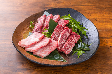 和牛で焼肉　Japanese style luxury grilled beef