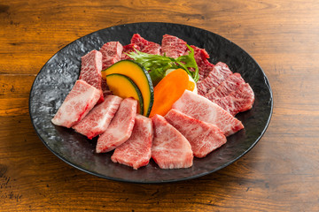 和牛で焼肉　Japanese style luxury grilled beef