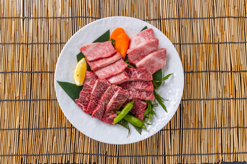 和牛で焼肉　Japanese style luxury grilled beef