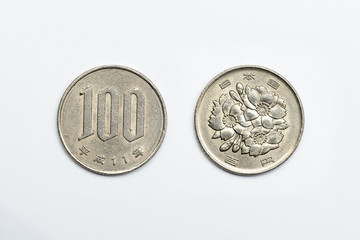 Japanese 100 Yen Coin year 1999