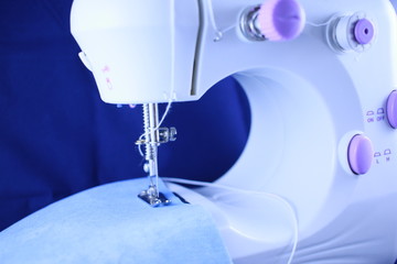 Maquina de coser portátil para diseñar ropa