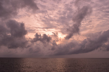 夕暮れ空と海／沖縄県