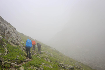 Fototapeta premium Ludzie w górach