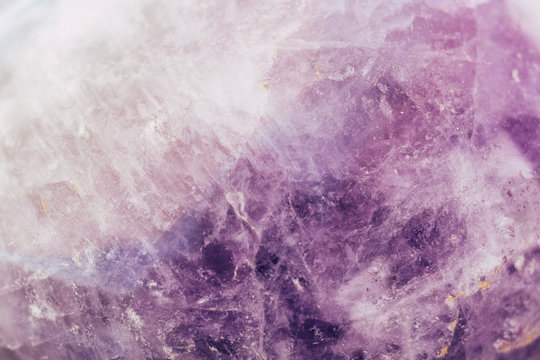 Arri&egrave;re plan texture d'une pierre semi pr&eacute;cieuse am&eacute;thyste