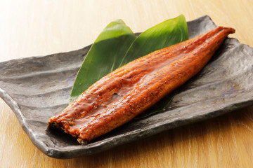 うなぎの蒲焼き　Grilled eel with soy based sauce