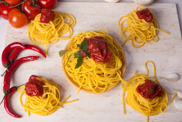 spaghetti pasta with tomatoes sauce