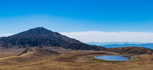 阿蘇山
美しい青空の阿蘇草千里
野焼き時期のパノラマ風景写真
日本
Mount...