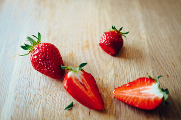 Erdbeeren auf dem Tisch