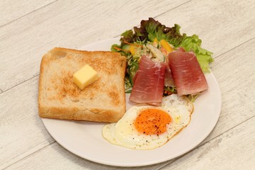 朝食