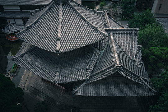 京都の瓦屋根。