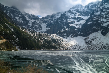 Wiosenne Morskie Oko w Tatrach © slawjanek