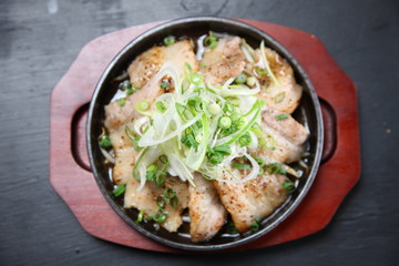 豚肉の鉄板焼き