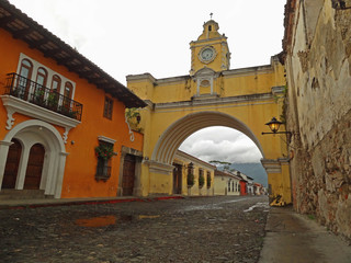 Antigua, brama miasta w Gwatemali