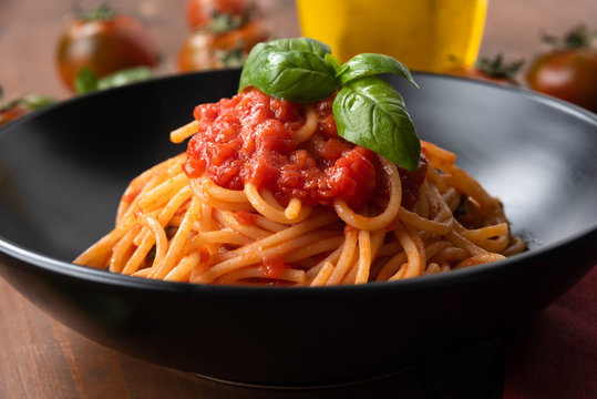 Classici spaghetti al pomodoro, Cucina Italiana 