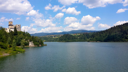 Fototapeta na wymiar Old Castle - Czorsztynskie Lake, castle in Niedzica 