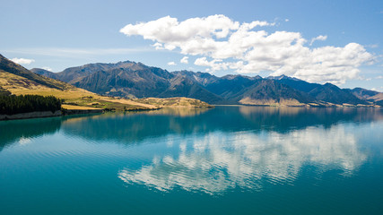 Obraz premium Reflection of lake Hawea in South island, New Zealand
