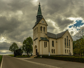 Fototapeta na wymiar Kirche im Erzgebirge Eibenberg 