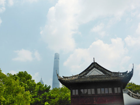 Skyline de Shanghái, contraste entre futuro y tradición.