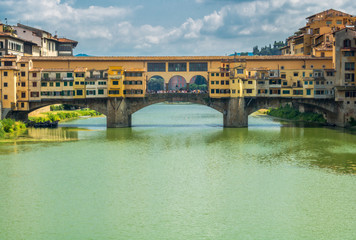 an amazing view of the bridge in Firenze, Italy.