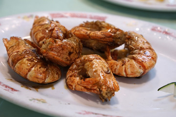 Obraz na płótnie Canvas chinese cuisine, Hong Kong seafood restaurant, fried Mantis Shrimp