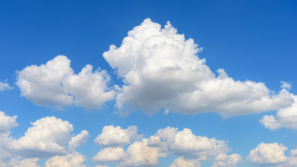 Obraz na płótnie Canvas White clouds on blue sky