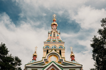 Fototapeta na wymiar Ascension Cathedral, Almaty