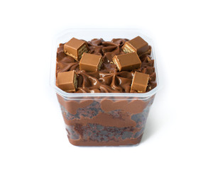 Chocolate cake in pot for delivery - Bolo de pote de chocolate y brigadeiro