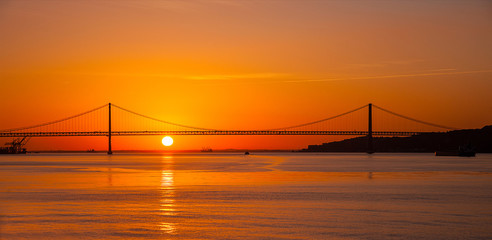 Fototapeta na wymiar Lisbon Sunrise