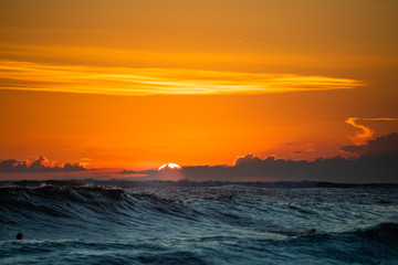 Obraz premium Sunset with surfing in Bali