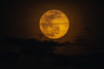 Fototapeta na wymiar Super Moonrise