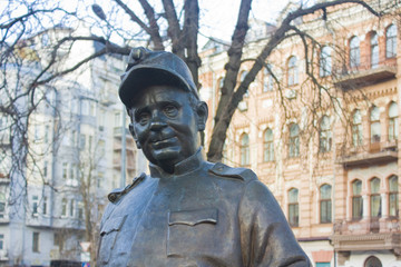 Fototapeta na wymiar Monument to actor Gnat Jura in the role of Švejk in Kiev, Ukraine