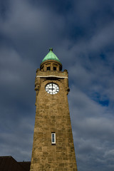 Landungsbrücken Turm Uhr Hamburg