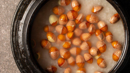 Rice with ginkgo fruit in iron rice cooker 