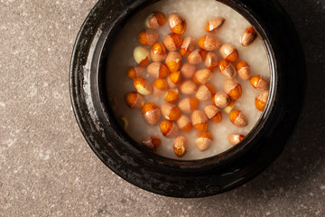 Rice with ginkgo fruit in iron rice cooker 