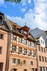 Fototapeta na wymiar Historische Hausfassade in Nürnberg - Altstadt
