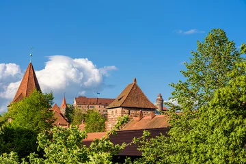 Nürnberg - Altstadt, Stadtmauer mit Kaiserburg, am Westtorgraben © reimax16