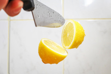 lemon and knife