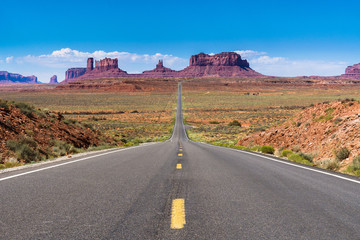 View from US Route 163 to Monument Valley Navajo Tribal Park on the Utah/Arizona border, USA.