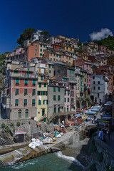 Fototapeta na wymiar Riomaggiore, Wioska w skałach - Cinque Terre, Liguria, Włochy 